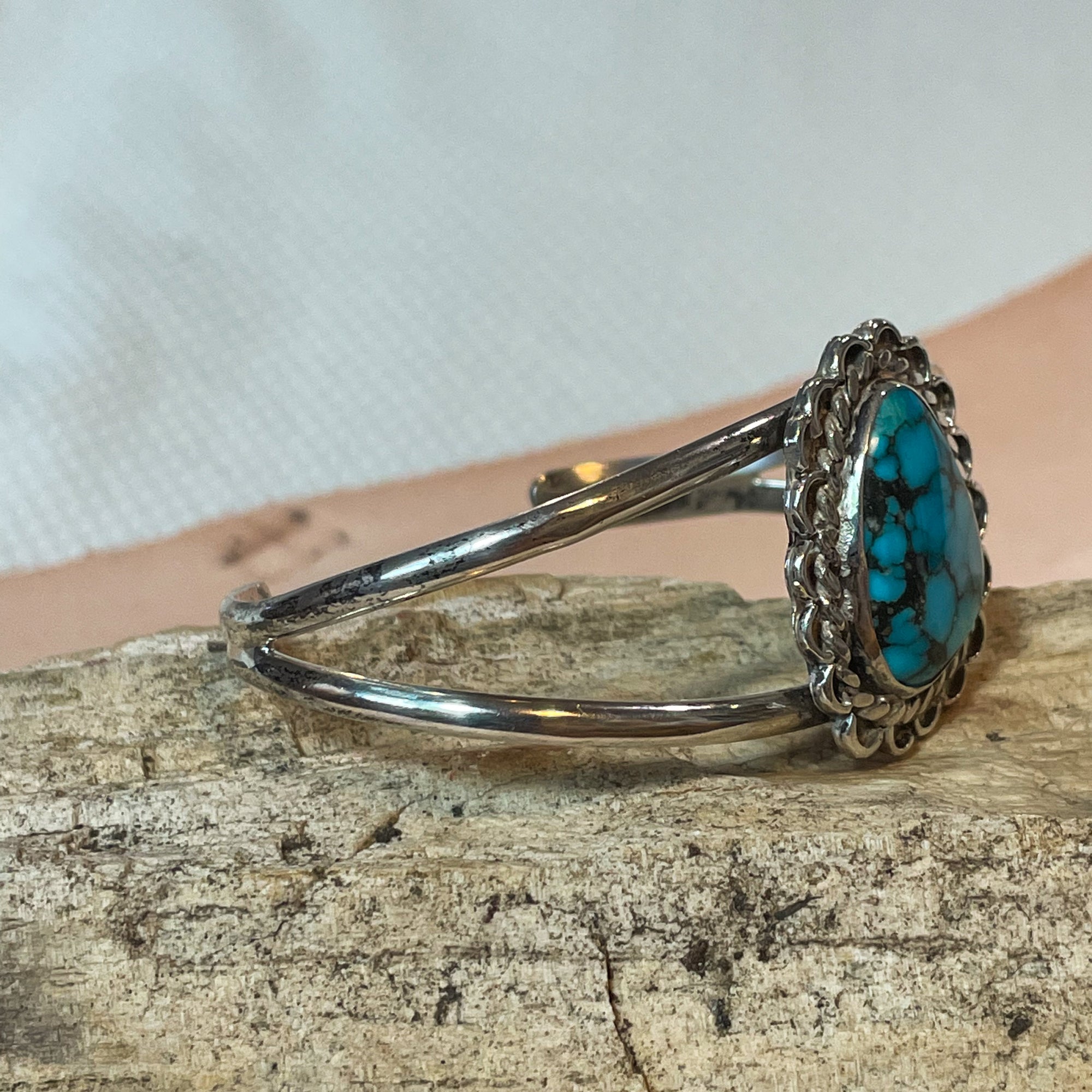 Vintage Native American Single Stone Turquoise Bracelet